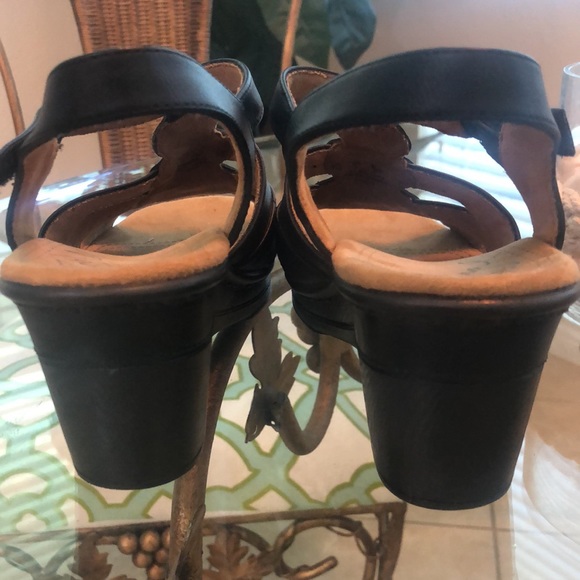 Natural Soul black leather comfort shoe. - Picture 5 of 8